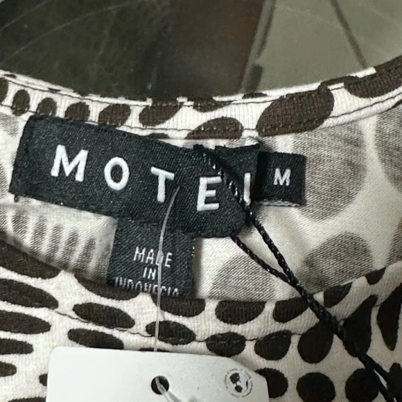 NWT Motel mini dress brown and white polka dots. size Medium has side cutouts. - Picture 11 of 11